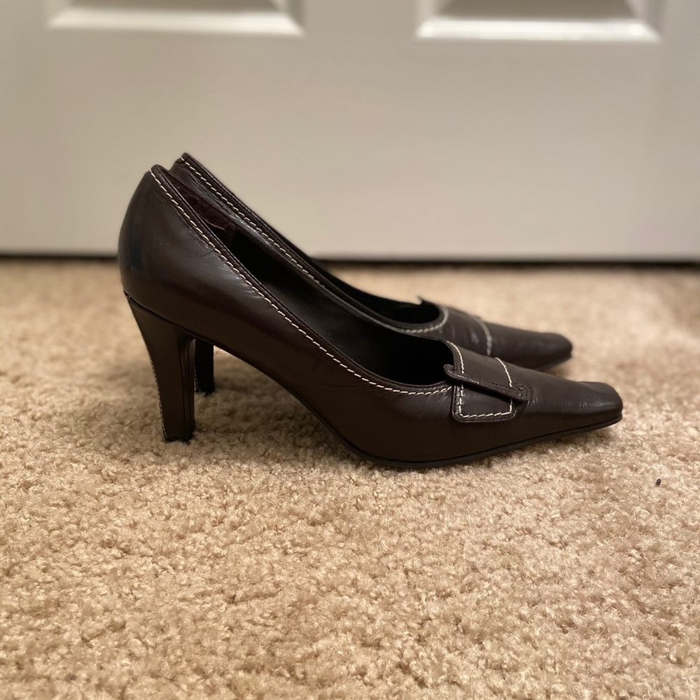 Bandolino brown leather heels